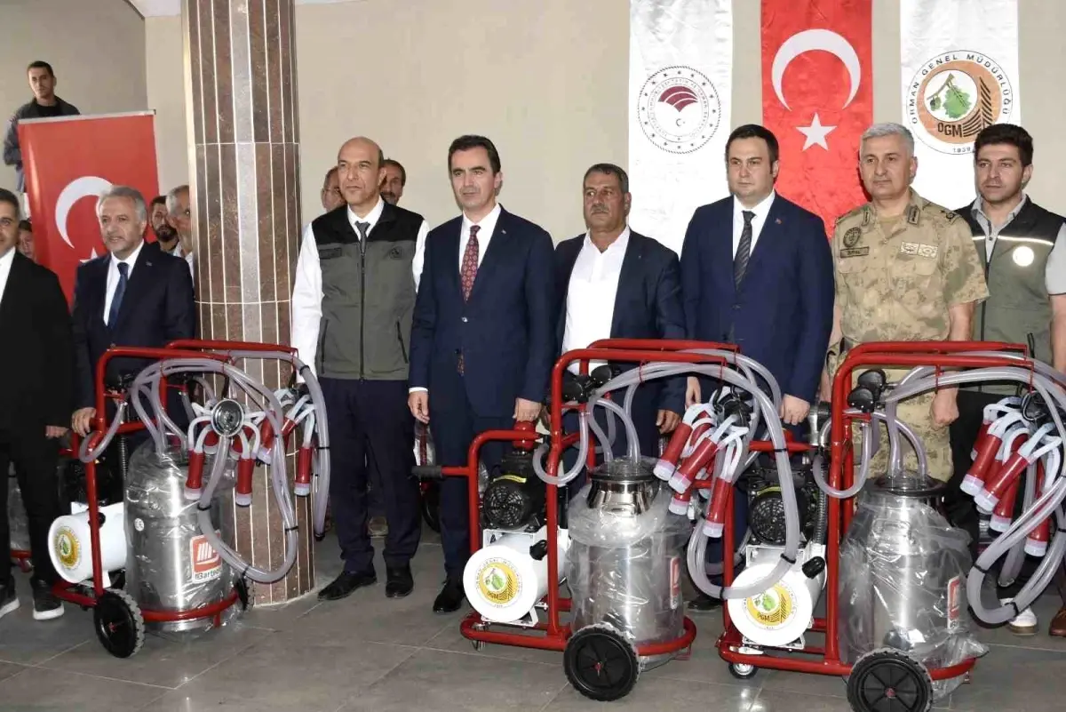 Bitliste Kadin Ciftcilere Sut Sagim Makinesi Destegi