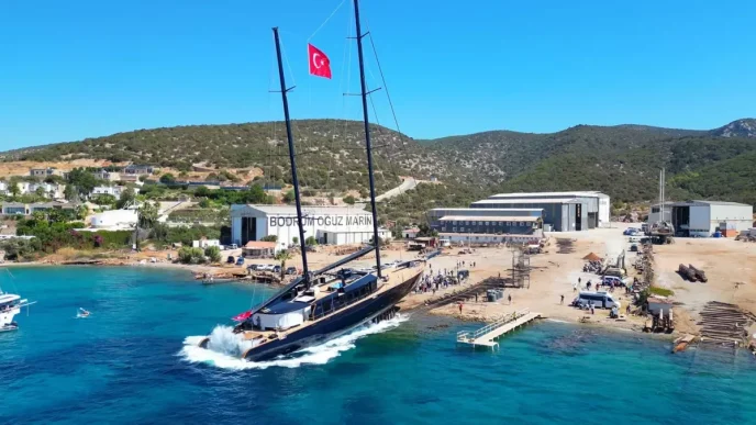 Bodrumda 7 Yilda Insa Edilen Oguz Khan Yelkenli Tekne Denize