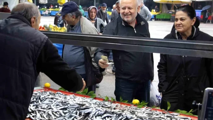 Boluda Hamsi Fiyatlari Firtina Nedeniyle Yukseldi