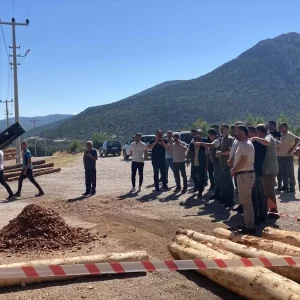 Bucakta Orman Iscisine Kabuk Soyma Makinesi Teslim Edildi