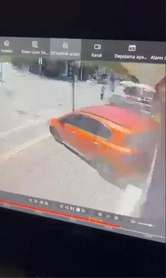 Bursada Park Halindeki Arac Kuyumcu Dukkanina Carpti