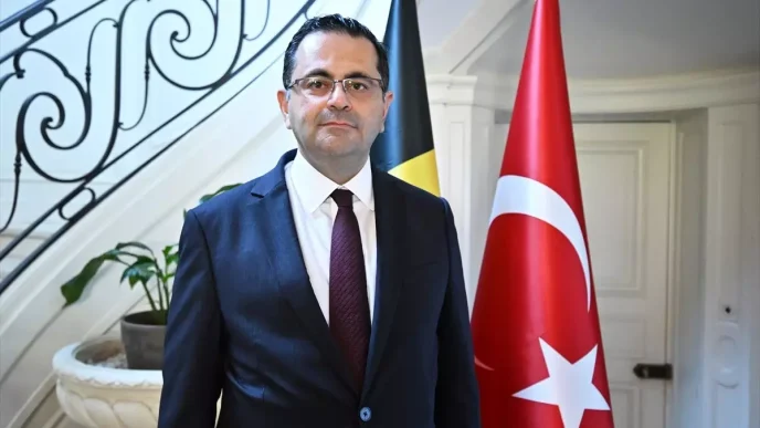 Buyukelci Tantekin Belcika ile Ikili Iliskilerin Guclenmesine Vurguda Bulundu