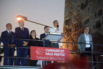 CHP Genel Baskani Ozgur Ozel Turkiyede en pahali ve yavas