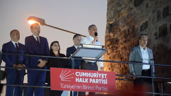CHP Genel Baskani Ozgur Ozel Turkiyede en pahali ve yavas