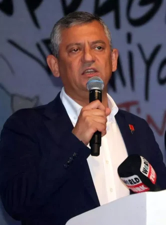 CHP Lideri Ozgur Ozel Zeytin Agaclarina Sahip Cikmaliyiz