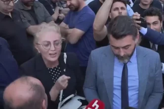 CHP kongresinde olay Kongreyi yapamazsiniz diyen kadin bakin kim cikti
