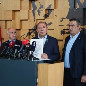 CHPden ihrac edilen Gursel Tekinden zehir zemberek sozler