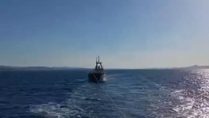 Canakkale Bogazinda Kuru Yuk Gemisi Makine Arizasi Gecirdi