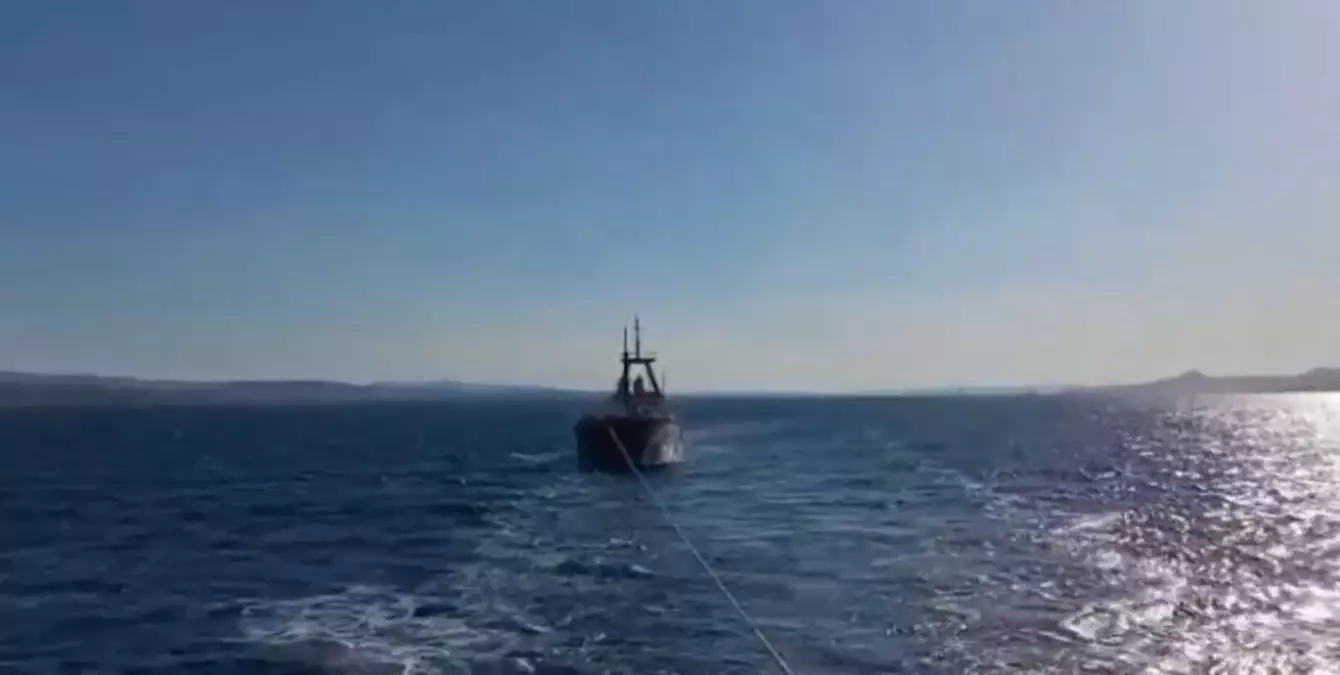 Canakkale Bogazinda Kuru Yuk Gemisi Makine Arizasi Gecirdi
