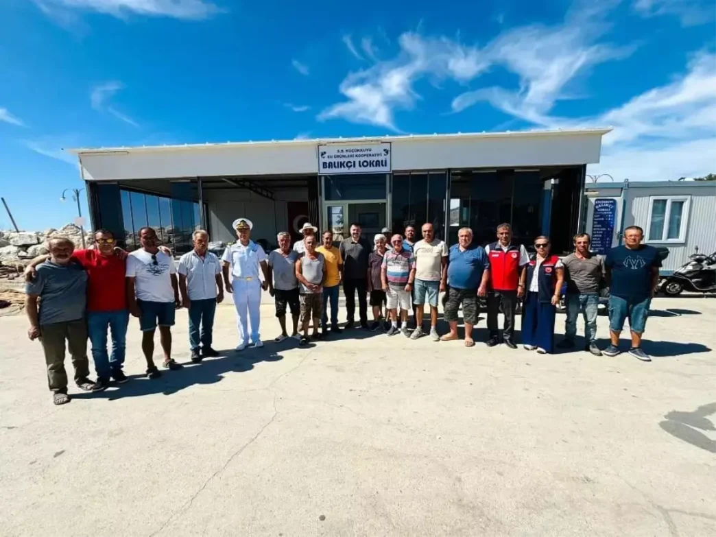 Canakkalede Balikci Bilgilendirme Toplantisi Duzenlendi