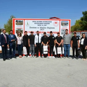 Cavdarhisardaki Tarim Lisesi Ogrencilerine Tarim Makineleri Tanitildi