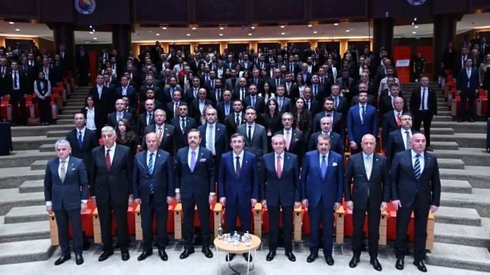 Cevdet Yilmaz 2028 yili hedefimiz net enflasyonu tek haneye indirecegiz