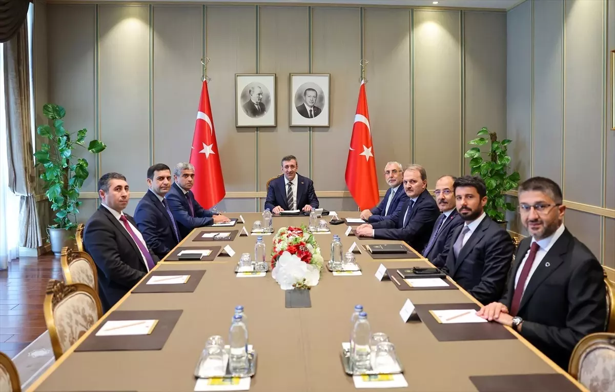 Cevdet Yilmaz Azerbaycan Bakani Anar Aliyevi Kabul Etti