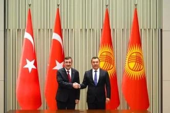 Cevdet Yilmaz Kirgizistan Cumhurbaskani Sadir Caparov ile gorustu