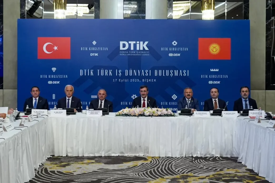 Cevdet Yilmaz Kirgizistanda Turk Is Dunyasi Bulusmasina Katildi