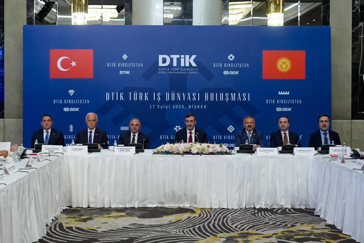 Cevdet Yilmaz Kirgizistanda Turk Is Dunyasi Bulusmasina Katildi