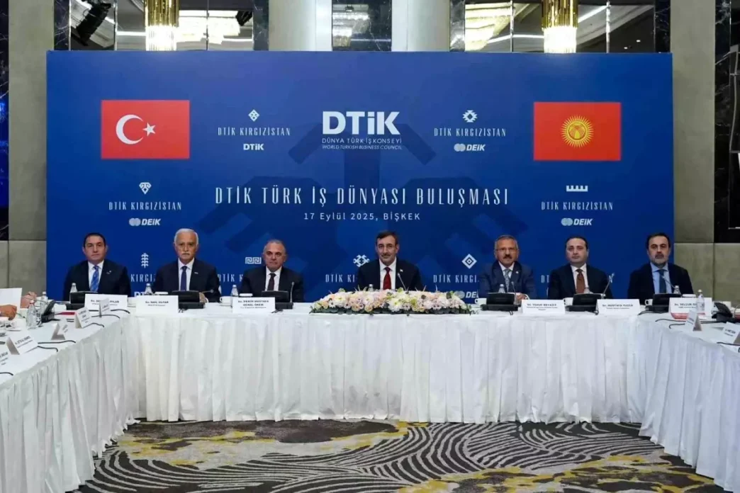 Cevdet Yilmaz Kirgizistandaki Turk Is Dunyasi Bulusmasinda Ekonomik Iliskileri Vurguladi