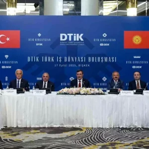 Cevdet Yilmaz Kirgizistandaki Turk Is Dunyasi Bulusmasinda Ekonomik Iliskileri Vurguladi