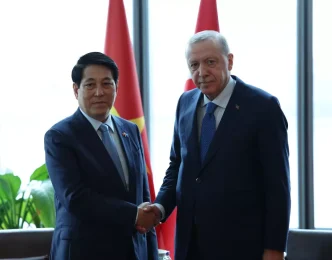 Cumhurbaskani Erdogan Vietnam Devlet Baskani ile gorustu