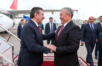 Cumhurbaskani Yardimcisi Yilmaz Kirgizistan Cumhurbaskani Caporov ile gorustu