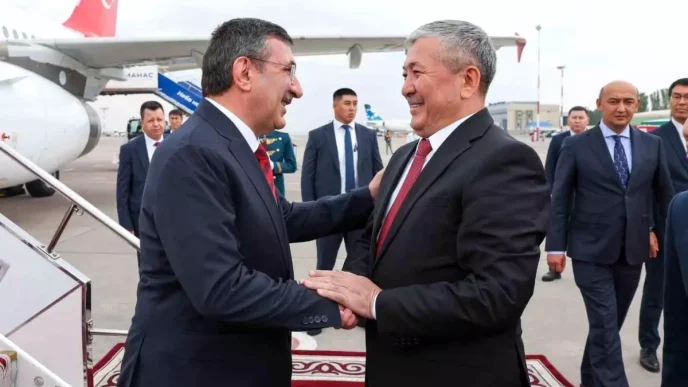 Cumhurbaskani Yardimcisi Yilmaz Kirgizistan Cumhurbaskani Caporov ile gorustu