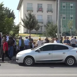 Derme Sulama Birligine Bagli Ciftciler DSIyi Protesto Etti Su Krizi