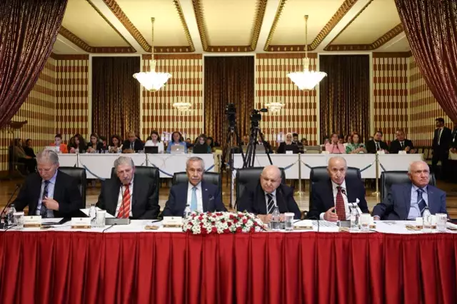 Destici'den Davutoğlu ve Arınç'a sert sözler: Size yazıklar olsun