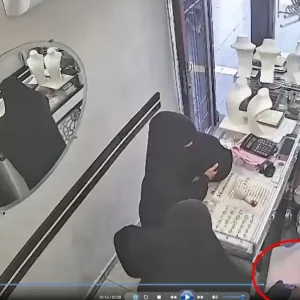 Diyarbakirda Kuyumcudan 25 Kilogram Altin Calindi