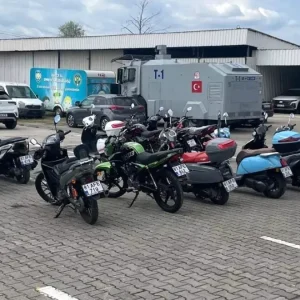 Duzcede Usulsuz Motosiklet Operasyonu 21 Arac Ele Gecirildi 27 Gozalti