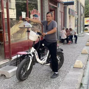 Elektrikli Bisikletle Cay Servisi Esnafin Akilci Cozumu