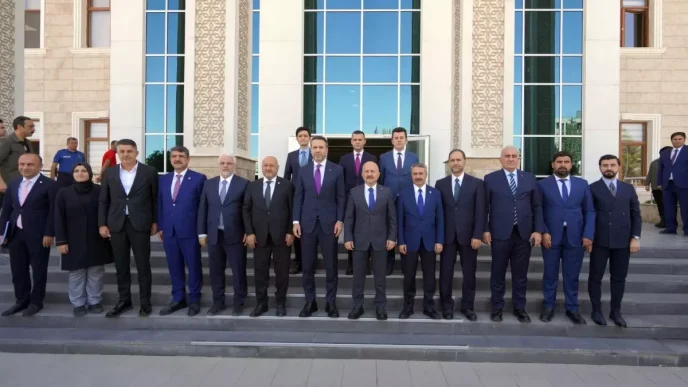 Enerji Bakani Alparslan Bayraktar Adiyamanda Turkiye Yuzyili Bulusmalari Toplantisina Katildi