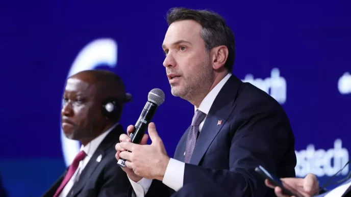 Enerji Bakani Alparslan Bayraktar Gastech 2025 Forumunda Turkiyenin Enerji Vizyonunu