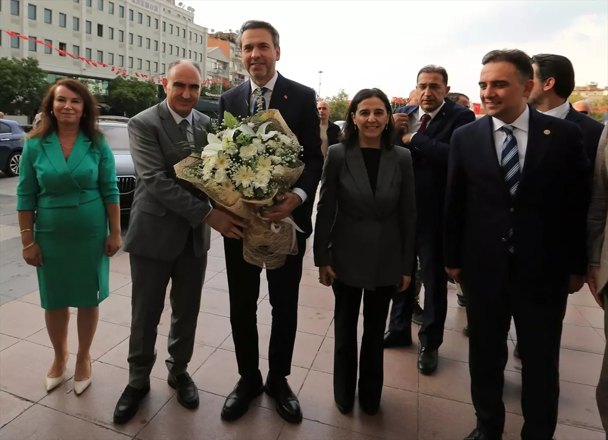 Enerji Bakani Alparslan Bayraktar Manisa Valiligini Ziyaret Etti