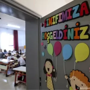 Enflasyon golgesinde ders basi Veliler kaygili