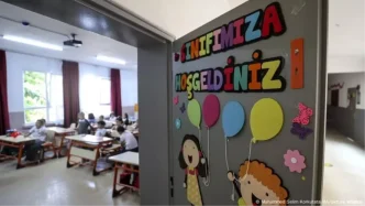 Enflasyon golgesinde ders basi Veliler kaygili
