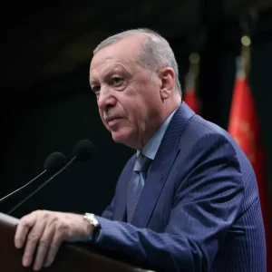 Erdogan Mahkeme kararlarini tanimiyorum demek hukuk devletine acikca kafa tutmaktir