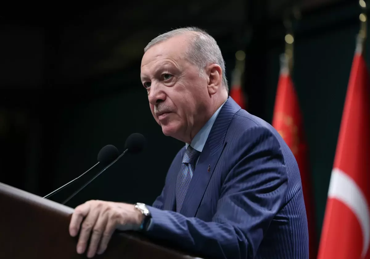 Erdogan Mahkeme kararlarini tanimiyorum demek hukuk devletine acikca kafa tutmaktir