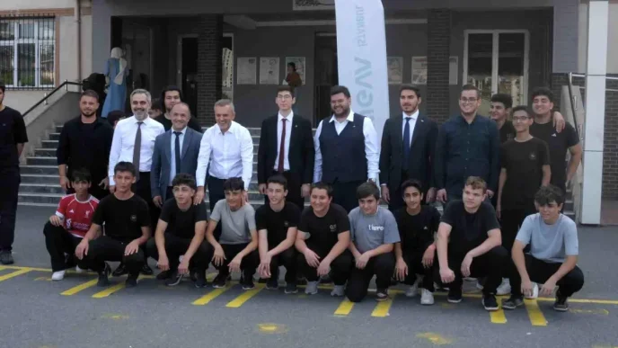 Erkan Kandemir AK Parti var oldugunda millet guclu hissediyor