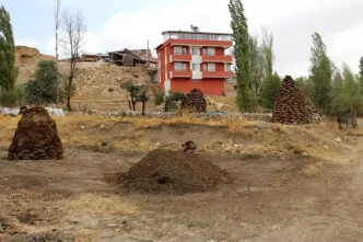 Erzincanda Kis Icin Tezek Hazirligi Basladi