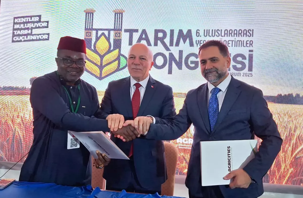 Erzurum ve Kamerun Kardes Belediye Protokolu Imzaladi