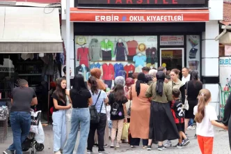 Eskisehirde Okul Kiyafeti Alisverisinde Son Gun Telasi