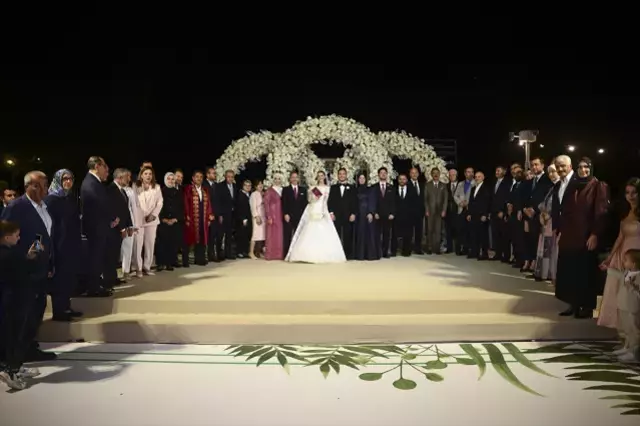 Fahrettin Altun'un oğlu evlendi! İşte ilk kez görüntülenen gelini