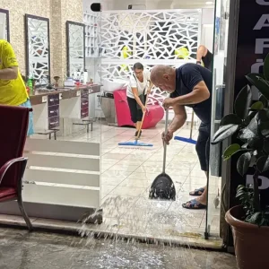 Fatsada Saganak Yagis Cadde ve Sokaklari Su Basti