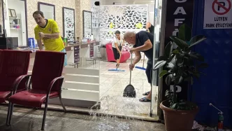 Fatsada Saganak Yagis Cadde ve Sokaklari Su Basti