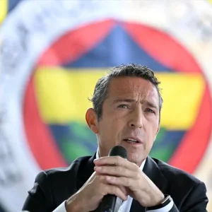 Fenerbahce Kulubu Baskani Ali Koc basin mensuplariyla bulustu