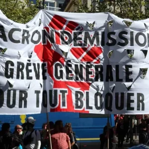 Fransada Butce Kesintileri Protesto Ediliyor 110 Gozalti