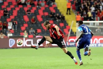 Gaziantep FK ve Samsunspor 2 2 Beraber Kaldi