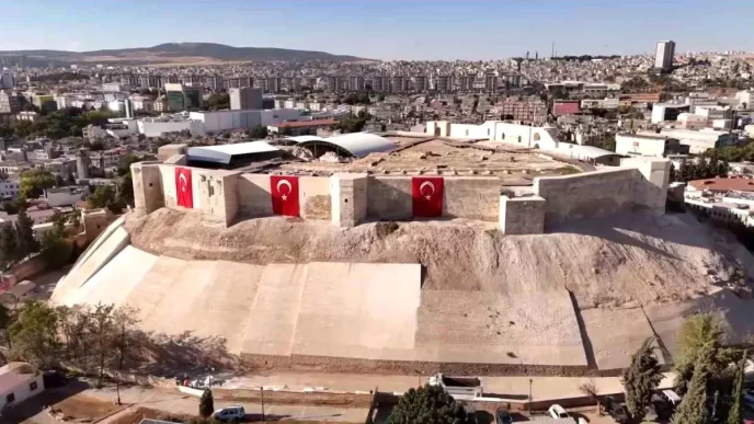 Gaziantep esnafi dort gozle kalenin ziyarete acilmasini bekliyor