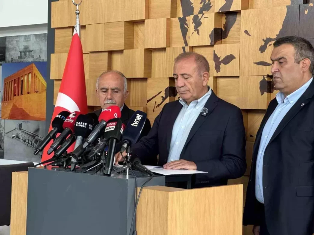 Gursel Tekinden CHP Yonetimine Elestiri