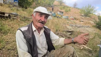 Hakkarideki Mezra Sakinleri Asfalt Yolda ve Sulama Havuzunda Destek Ariyor